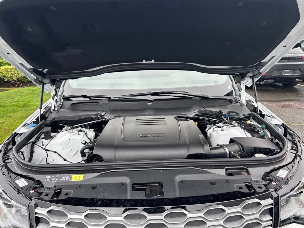 New 2026 Land Rover Discovery S AWD/4WD image 29