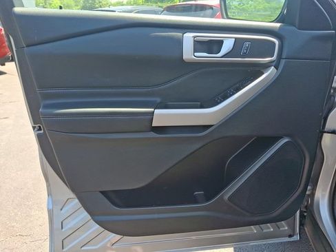 Used 2023 Ford Explorer XLT w/ Equipment Group 202A AWD/4WD image 13