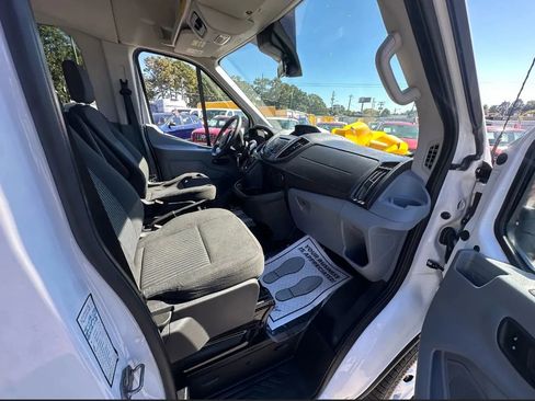 Used 2018 Ford Transit 350 XLT image 12
