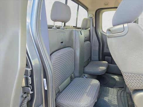 Used 2013 Nissan Frontier SV RWD image 18