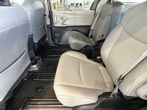 Certified 2023 Toyota Sienna XLE AWD/4WD image 34