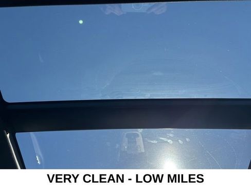 Used 2025 Mercedes-Benz GLE 350 4MATIC image 19