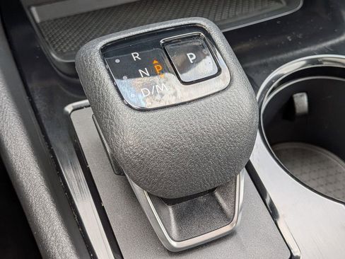 Used 2024 Nissan Rogue SV w/ SV Premium Package FWD image 19