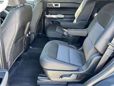Certified 2022 Ford Explorer XLT AWD/4WD image 5