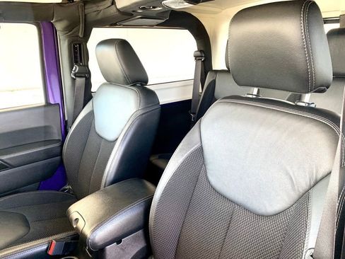 Used 2017 Jeep Wrangler Sahara image 12