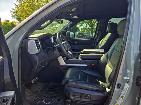 Used 2025 Toyota Tundra Platinum AWD/4WD image 16