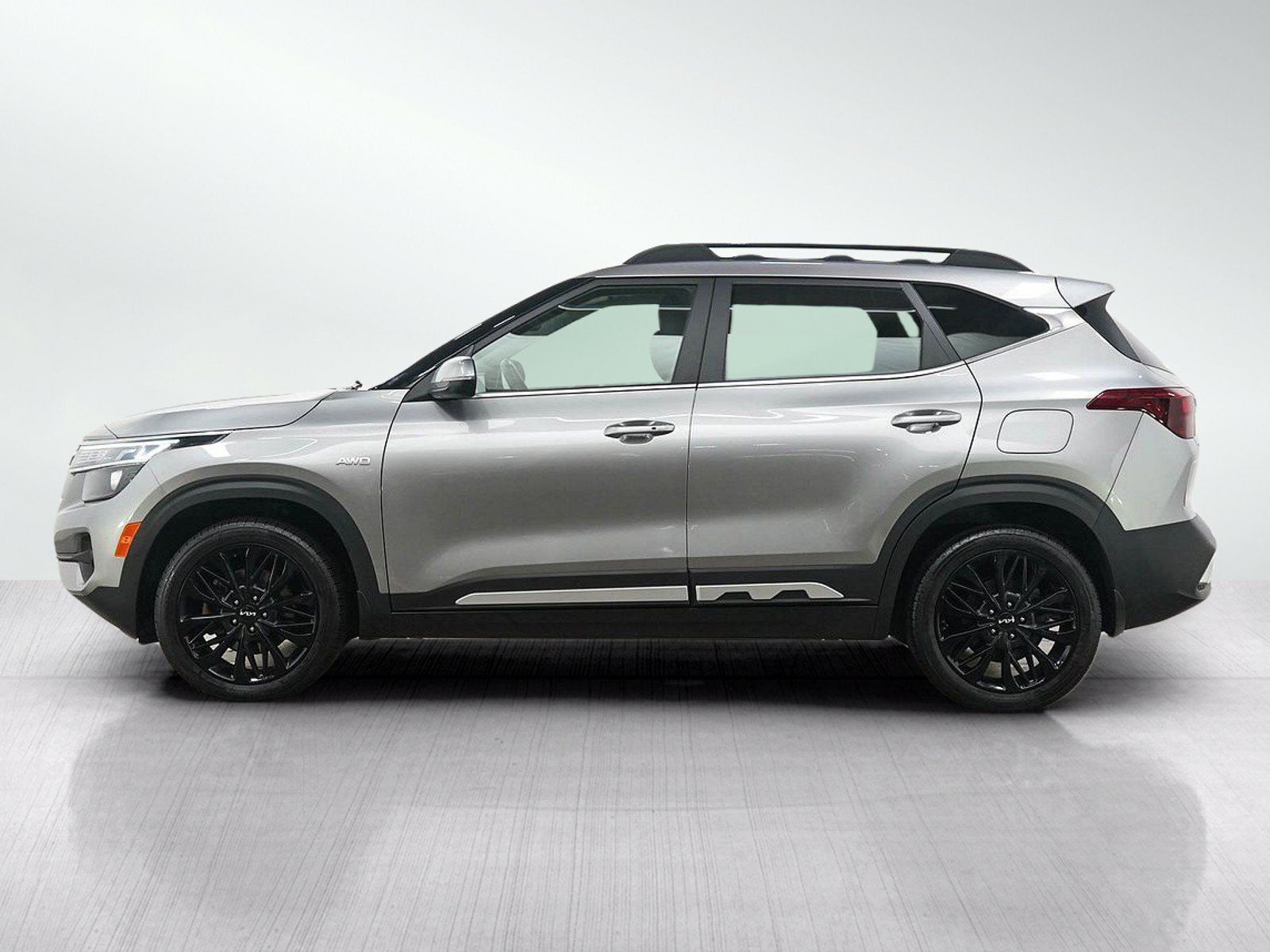 Used 2022 Kia Seltos Nightfall Edition AWD/4WD image 2