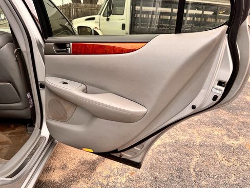 Used 2005 Lexus ES 330 image 17