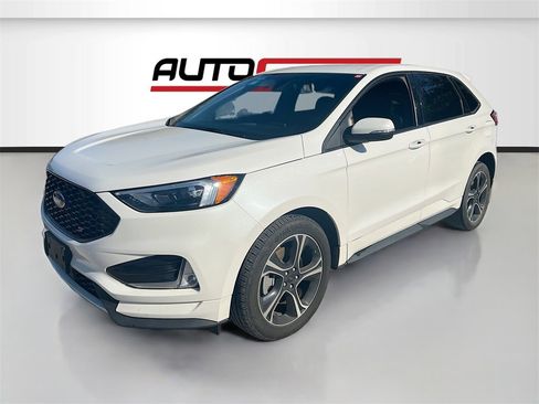 Used 2023 Ford Edge ST image 3