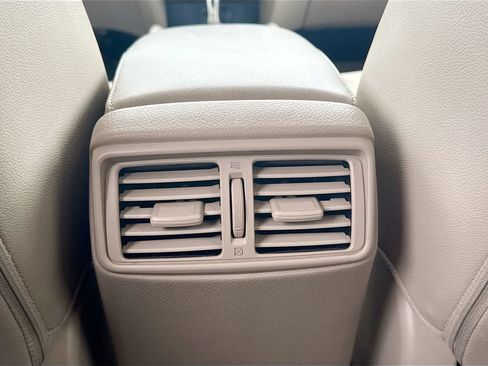 Used 2016 Nissan Rogue SL AWD/4WD image 26