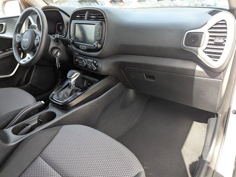 Used 2024 Kia Soul LX w/ Option Group 015 image 9