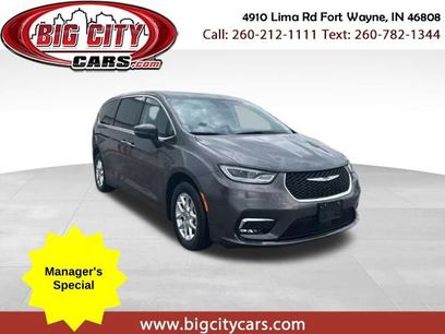 Used 2023 Chrysler Pacifica Touring-L