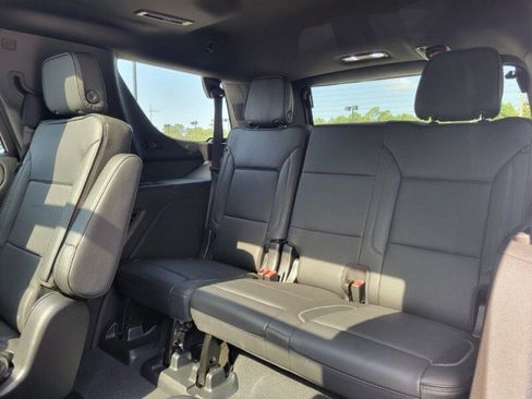 Used 2023 GMC Yukon Denali w/ Advanced Technology Package RWD image 30