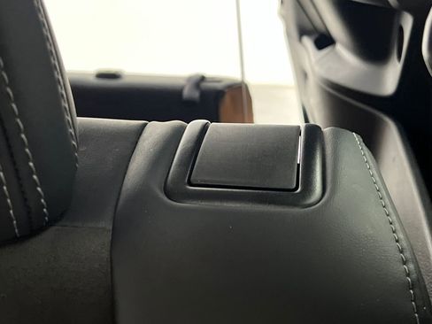 Used 2024 Mitsubishi Outlander SE image 15