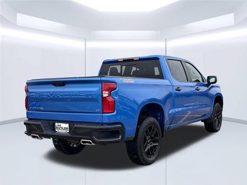 Used 2025 Chevrolet Silverado 1500 LT Trail Boss w/ Convenience Package II AWD/4WD image 8