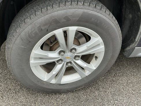 Used 2017 Chevrolet Equinox LS FWD image 16
