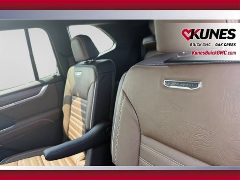 New 2026 GMC Acadia Denali Ultimate w/ LPO, Floor Liner Package AWD/4WD image 33