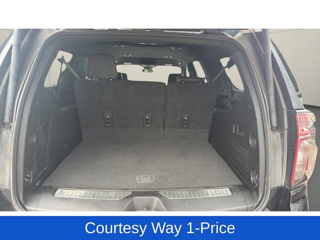 Used 2023 Chevrolet Suburban Premier RWD image 13