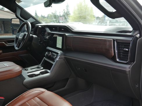 Used 2025 GMC Sierra 2500 Denali Ultimate w/ Max Trailering Package AWD/4WD image 30