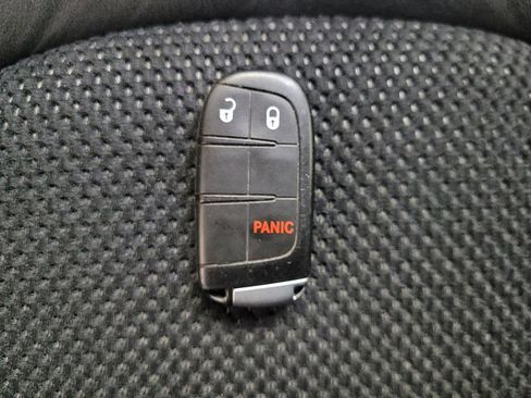 Used 2019 Dodge Journey Crossroad FWD image 32