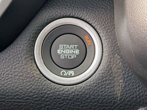 New 2026 RAM 1500 4x4 Crew Cab image 32