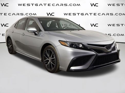 Used 2023 Toyota Camry SE image 40