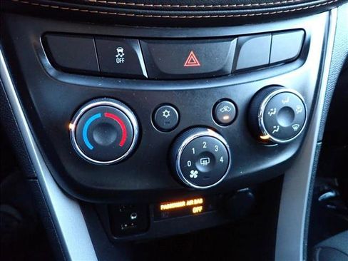 Used 2021 Chevrolet Trax LS w/ Tint and Cruise Package image 17