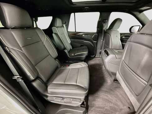 Used 2023 Cadillac Escalade Premium Luxury AWD/4WD image 30