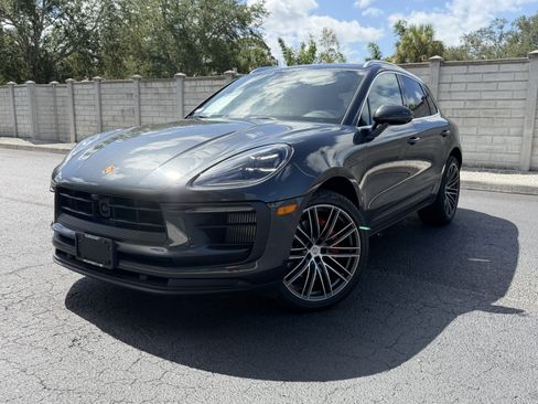 Certified 2024 Porsche Macan S AWD/4WD image 1