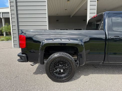 Used 2017 Chevrolet Silverado 1500 LT w/ Midnight Edition AWD/4WD image 12