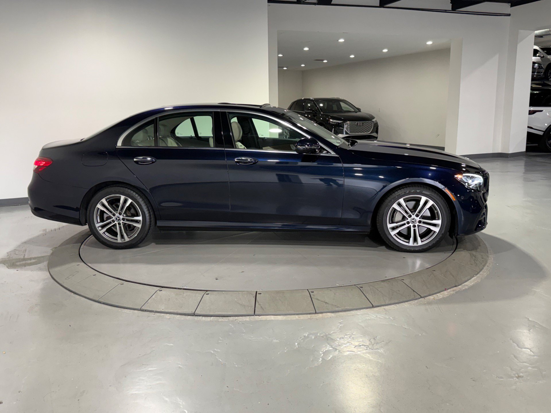 Used 2023 Mercedes-Benz E 350 4MATIC Sedan w/ Premium Package image 9