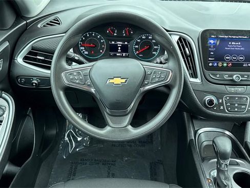 Used 2023 Chevrolet Malibu LT image 16