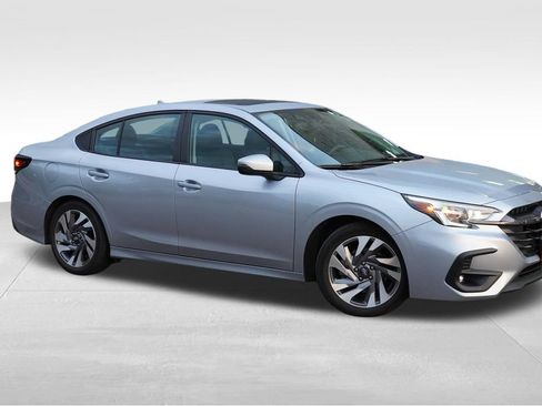 Used 2024 Subaru Legacy Limited AWD/4WD image 2