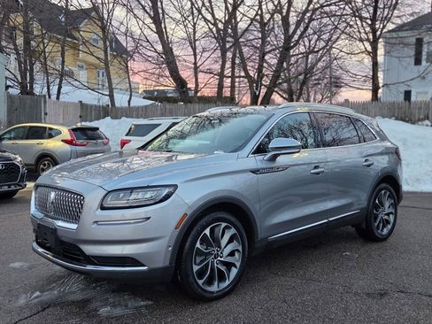 Used 2023 Lincoln Nautilus Reserve w/ Equipment Group 201A image 2