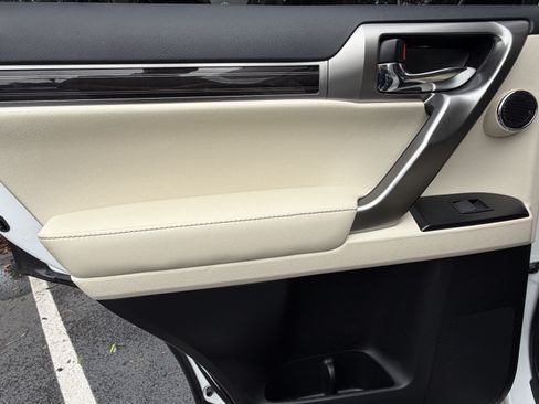 Used 2023 Lexus GX 460 Premium AWD/4WD image 30