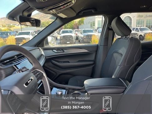 New 2025 Jeep Grand Cherokee Laredo w/ Luxury Tech Group I image 14