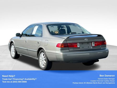 Used 2000 Toyota Camry XLE w/ Value Pkg 2 FWD image 7
