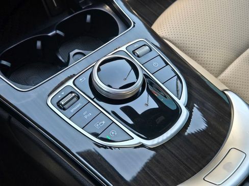 Used 2020 Mercedes-Benz C 300 Sedan image 21