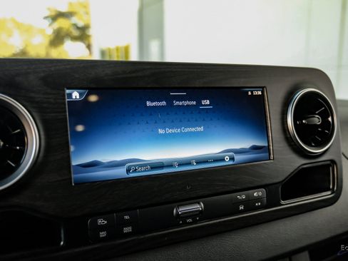 Used 2025 Mercedes-Benz Sprinter 3500 image 61