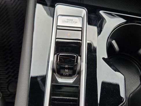 Used 2025 Volkswagen Atlas Cross Sport SEL Premium R-Line image 16