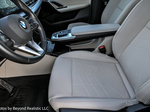 Used 2025 BMW X1 xDrive28i w/ Premium Package image 27