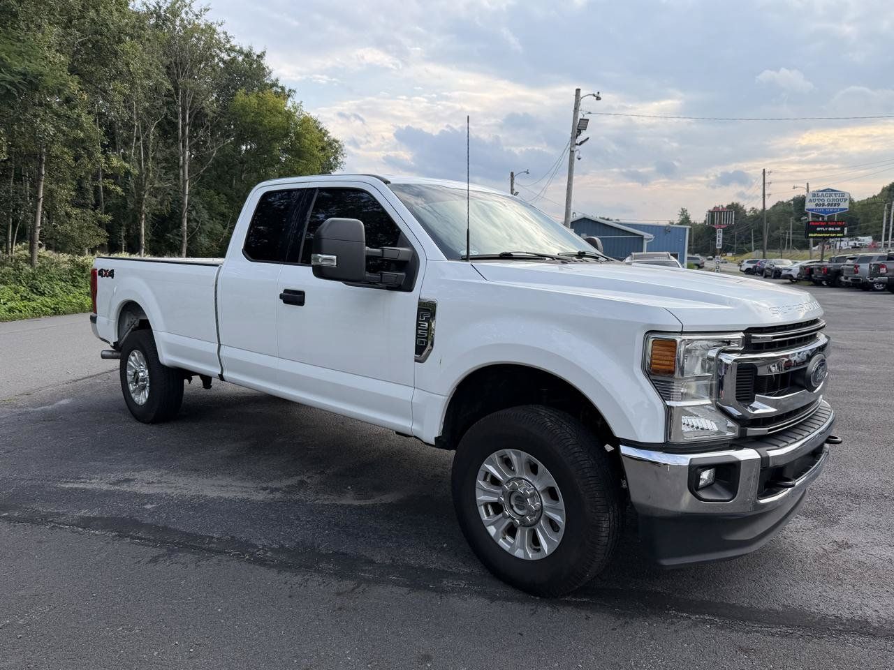 Used 2022 Ford F350 XLT w/ XLT Value Package AWD/4WD image 4