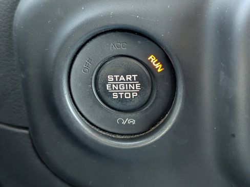 Used 2020 Jeep Wrangler Unlimited Sport image 10