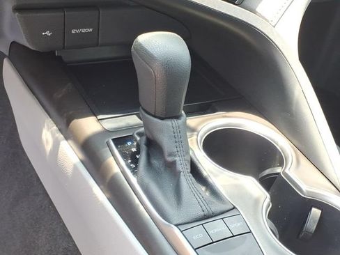 Used 2022 Toyota Camry LE FWD image 13