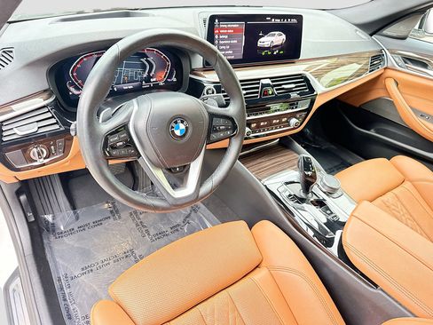 Used 2022 BMW 530i xDrive w/ Premium Package AWD/4WD image 9