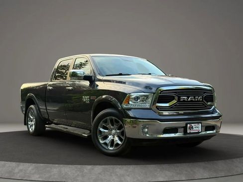 Used 2019 RAM 1500 Laramie AWD/4WD image 3