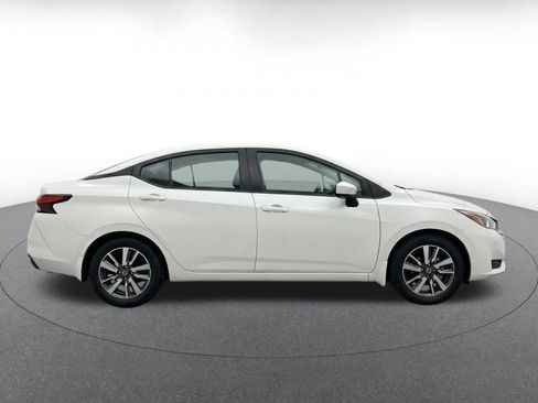 Used 2025 Nissan Versa SV FWD image 10