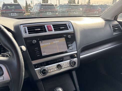 Used 2015 Subaru Outback 3.6R Limited image 3