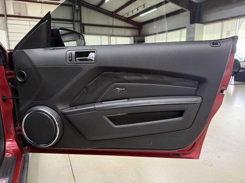 Used 2010 Ford Mustang GT RWD image 13