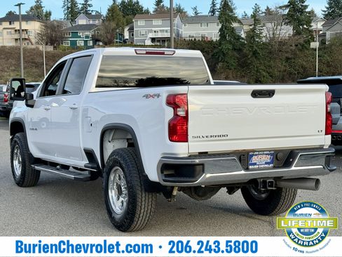 Used 2024 Chevrolet Silverado 2500 LT image 2